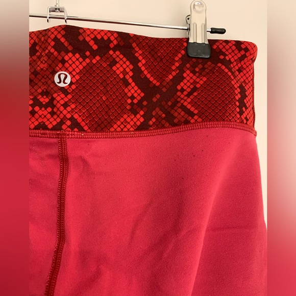 Lululemon reversible yoga cropped pants. - Picture 3 of 5